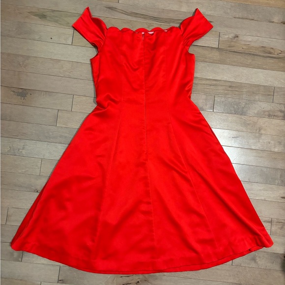 Badgley Mischka Red Scallop Off the Shoulder Dress size 4 - Picture 5 of 9